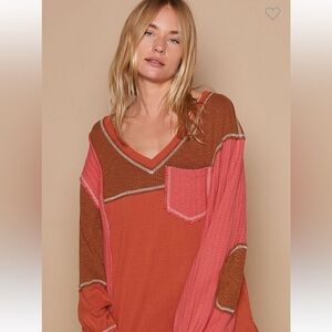 #59” POL V NECK CONTRAST KNIT PANEL COLOR BLOCK TOP